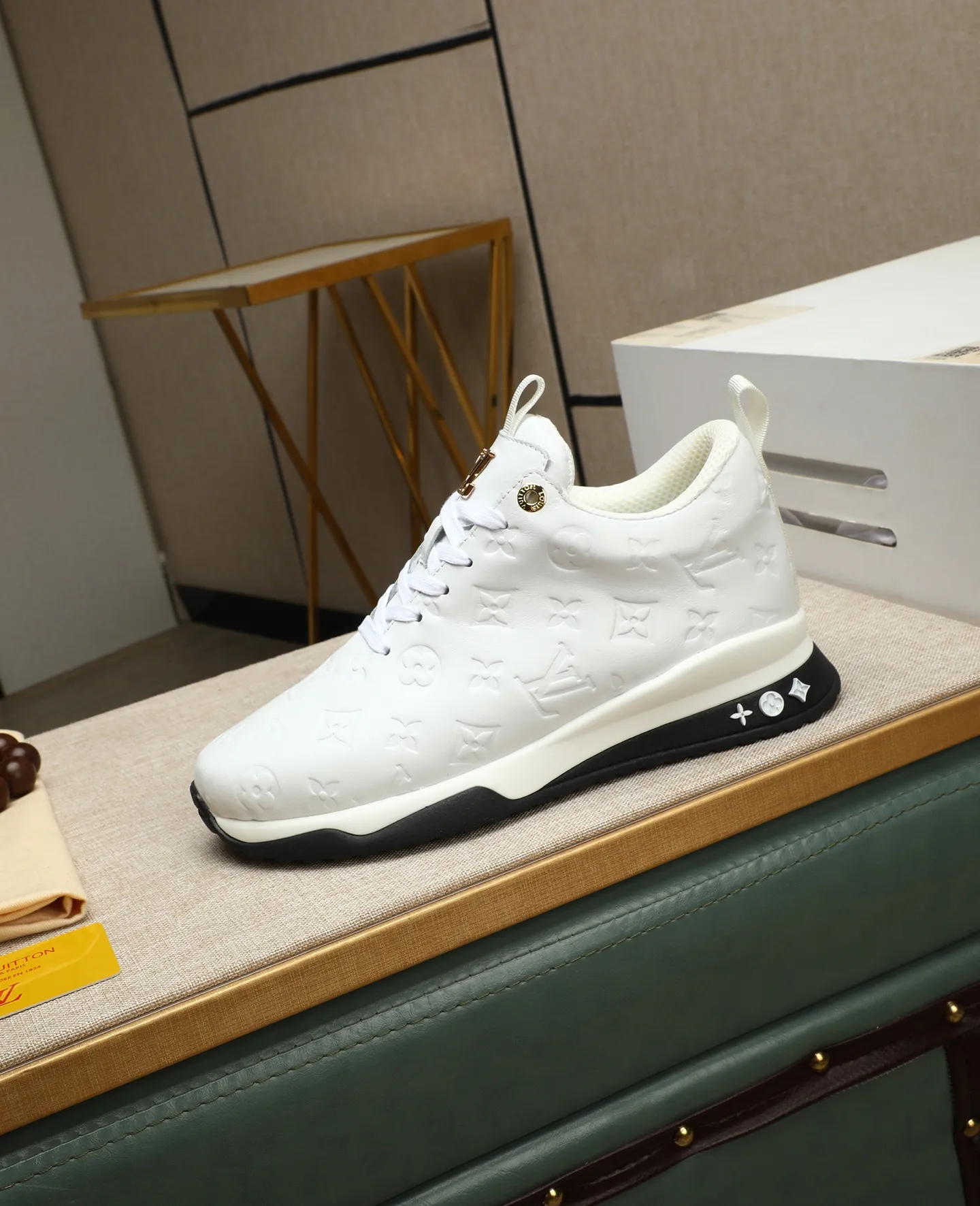 Men's shoes 💰520 📛📛【LOUIS VUITTON】Louis Vuitton official website synchronized new products 👟Milan fashion catwalk style 🇰🇾🇰🇾LV family logo, celebrity style, a must-have for fashionistas ⚠️First-layer calfskin ➕Mesh lining ➕Official website original version special outsole 👞Number 39-44 (38 45 46 customized)